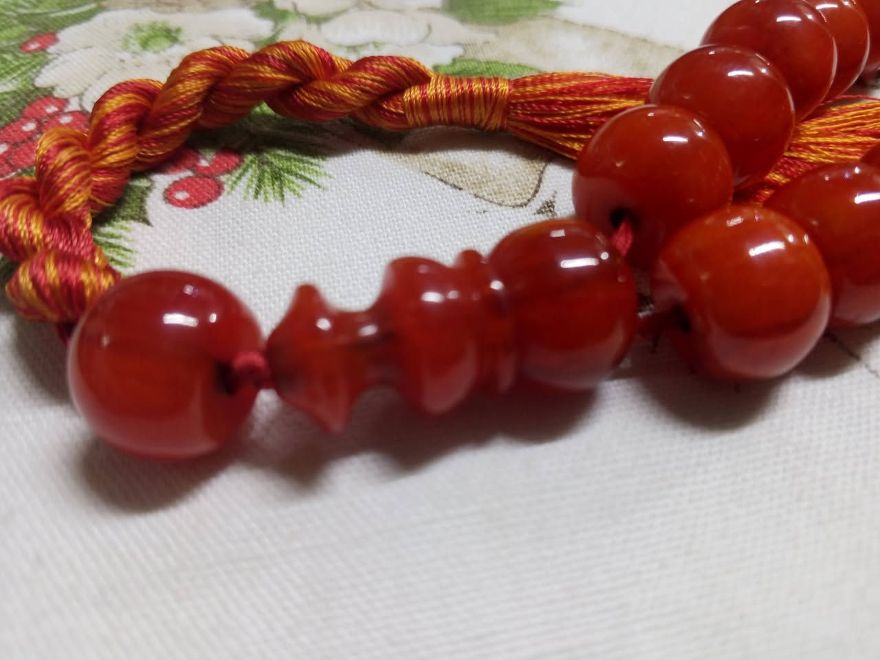 خليلي عينك ع المميز.... وجيبها ازا فيك اتجيبها...

الوصف مسكي مغلف مزنر أخد تغليف ومغنج من النوادر الخام والخراطة القديمة خراطة اسطى 33حبة شرابة حريرمع حببتين طقة وشامة وريحة بنج مقفولة انتيك الله يهني صاحب النصيب 
#الشمالي طرطوس المدينة تاجر شنطة 
ابوحيدر 0990433674وااتس/0991980690
فضلا وليس أمرا تعليق نقطة دعاء مشاركة مباركة دعوة ولكم جزيل الشكر والامتنان حياكم الله.


**إذا كنت صاحب هذا الإعلان وتريد حذفه لأي سبب، رجاءا أرسل رسالة إلى الدعم الفني**