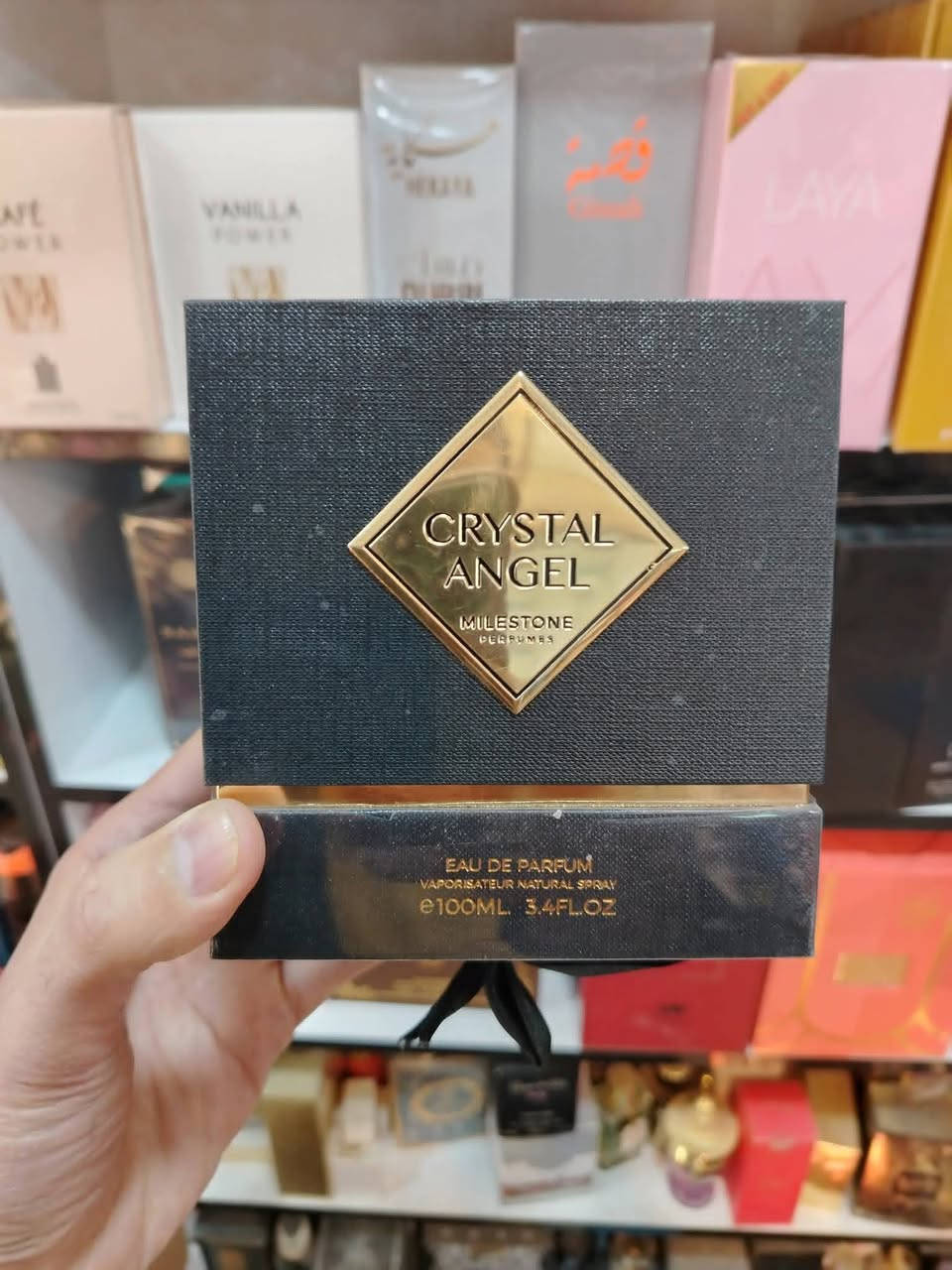 عطر كرستال انجل
من شركة امبير ١٠٠مل
افضل بديل لعطر

#فرزاتشي_كريستال_نوار
(Versace Crystal Noir)
عطر انيق ومميز بمكونات

 مقدمة حارة ومنعشة مع الزنجبيل والهيل والفلفل الأسود،
وقلب زهري مع جوز الهند، الغاردينيا، زهر البرتقال والفاوانيا،
وقاعدة دافئة وثابتة من خشب الصندل والمسك والعنبر

للتواصل واتس ***********
يوجد توصيل لكافة محافظات العراق
#بغداد #النجف #كربلاء #الديوانية #السماوة #ميسان #ديالى
