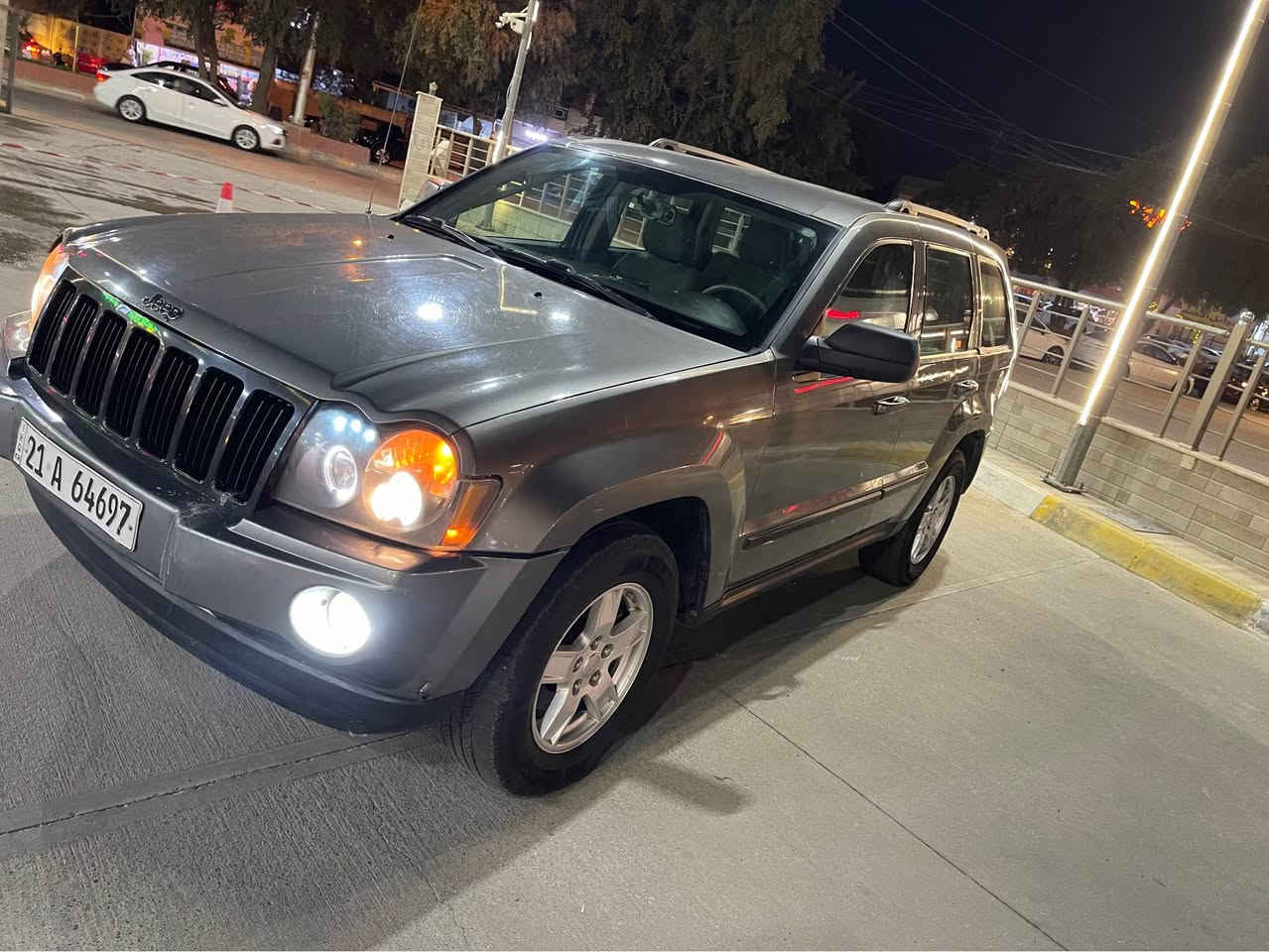 سعر 82 بي مجال
جيب 2007 
فول موصفات بس مو سلايت
محرك 6 شرط لا صرف ولا بخار 
كير شرط 
صدر امامي خلفي جديد 
كهربيات كامل شغال 
بيه قطتعن صباغ وقطعه تبديل بلادي بدون دواخل بدون ظرب شرط 
سنويه رقم جديد شرط تحويل وكاله
سيارة حيل نظيف ما بيه نقص ربع دينار  
مكاني كركوك 
*********** كركوك, العراق
