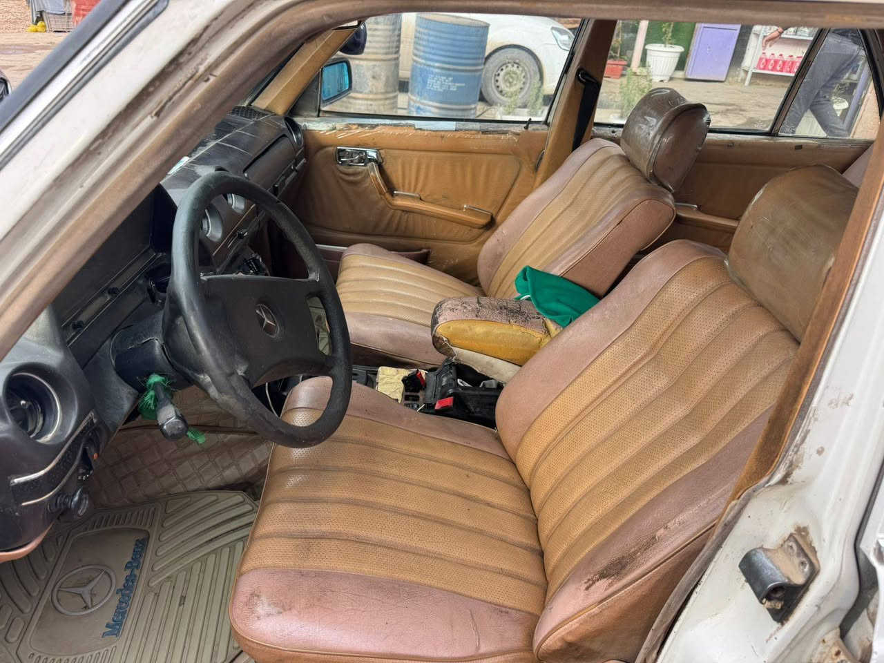 السلام عليكم ابو جحيل للبيع موديل 83/
مكينه وكير بلاديه بسمي كهربائية كله شغل مكان بابل حديده\ زينه سعر 43 بيه مجال رقمي ***********
