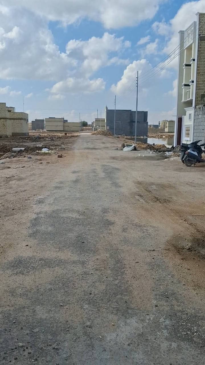 السلام عليكم
مشتمل للبيع مساحة 50 متر سند 25 أقرار محكمة  كافة الخدمات مي مجاري كهرباء تبليط الخ ...  العنوان مجاور جامعة كربلاء  قرب مدينة الزائرين  يبعد عن الأمام الحسين ع 4 كم السعر 33 قفل 🔐  للأستفسار أكثر أتصل ***********
