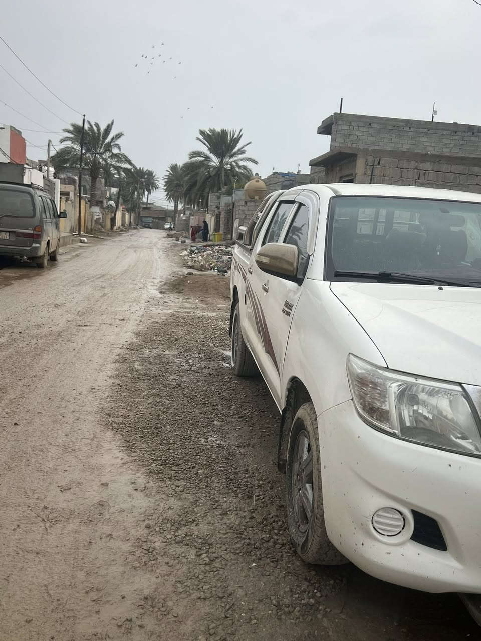 ‏ سلام عليكم هايلوكس موديل 14 كويتي شاص 19 السعر 165 وبها مجال قليل المكان ديالى بعقوبة***********
