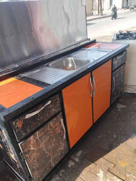 سلام عليكم كاونتر مترين نضيف جدا لسعر 200كربلاء حي العسكري لعابد ومقابل مستوصف *********** او*********** كربلاء
