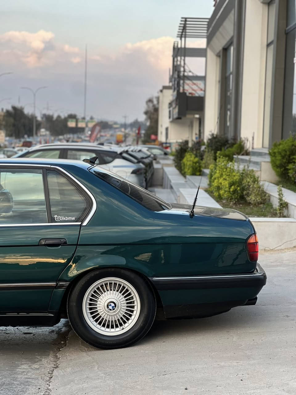 للبيع
BMW 
730-V8اصل 
1994اصل 
1-سلايت طكتين 
2-بجم عريض
3- ترايش نيكل
4- تبريد قطعتين
5- دبل ايرباك
6-دبل كمبيوتر
7-مثبت سرعه
8-اربعه جامات اوتو
9- مرايات كهرب
10- دركه صقر 
11- داخل بيجي نضافه 100/100
12-ويل شعاع اصلي جديد
13-دبل جكمجه 

السياره على البلاد بدون جطلات 
لايتات جديدة
بك لايت اصلي 1994 

محرك درجه اولى 
كير درجه اولى

صدر امامي خلفي 100/100 
ترايها درجة اولى

السياره مصبوغه عام جمالية فقط 
صبغتها درجه اولى وموضح بالصور صفحاتها مرتبه حيل 

هزه جديده فحص جديد 
سنويه جديده رقم جديد 
السياره باسمي

المكان نينوى
 

السعر (78)وبيها مجال 

***********
***********

