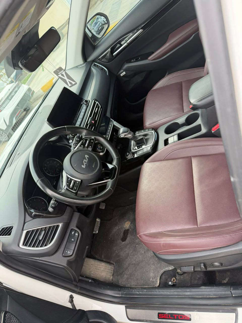 السلام عليكم
كيا سليتوز موديل  2023
ماشيه 46m 
 مكينه 1600 تيربو 
شاحن واير ليس تليفون
كشنات تادفئه+ لون ماروني بلاد 
فور ويل 
رادار جانبي رادار خلفي
ويل كب
اشاير بل مري
كامره دواره
مانع النزلاق 
مثبت سرعه
ايكو قتصادي
لد خلفي ولد امامي
3انضمه القياده
نضام نزول منحدرات
فول تحكمات ماعده الفتحه 
السياره حادث جاملغ وبنيد بدون دواخل مبدلات شركة نفس الون كفاله من الصبغ 
السعر 153وبيه مجال 
*********** ناصرية, ذي قار
