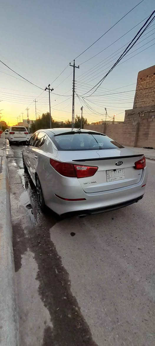 السلام عليكم 
كيا اوبتما موديل  2014
وارد امريكي :2400 GDI
رقم :بغداد بأسمي تحويل مباشر
اللون :سلفر
السياره كامله من دون اي (نقص) او( عطل )باتري جديد تخم تاير جديد 
ضرر السياره من امريكا امامي بنيد وجاملغ فقط
عنوان السياره : الأنبار الفلوجة 
رقم الهاتف:  ***********
السعر : (126) ورقة Singapore
