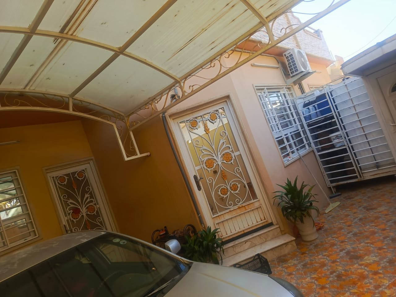 🏠دار للبيع مساحة 157 متر الواجهة 7.75 متر ✨

🛑طابقين بناء حديث 💠

1️⃣الطابق الاول : غرفة نومً  + هول + استقبال + مطبخ كراج + حديقة 🌳+ صحيات 🚾

2️⃣الطابق الثاني :  ثلاثة غرفة نوم + هول + بلكون + صحيات 🚾

📄سند سكني ملك صرف / شرط القرآر التمليك والتحويل

❌لانتعامل برفع سعر العقار عن سعرة الآصلي نجمع البايع بالمشتري مباشرتأ _ لا نوقف البيعة بخلاف عن الدالية

🛑موقع مميز جداً 💥

🔴سعر مناسب جداً ⚡️

🌍الموقع / الصديق الاولى قرب (( مرطبات البحرين )) 🇧🇭

🔴يقع على شارع تبليط 12 متر 🌀

للاستفسار

⏮️مراجعة مكتب العلاف لتجارة العقارات 🌟

أو الاتصال

☎️ أسيا ***********

أو

☎️ كورك ***********

⏪️مع العلاف للعقار استثمارك في آمان ⭐️

🌐عنوان المكتب / الموصل _ حي الزراعي قرب جسر السويس 🔥

📌نستقبل عقاراتكم وطلباتكم العقارية .
