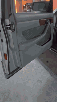 ﷽
مارسیدس ریئاسی 300se مودیل 1991
مەکینە بیلادی 300 قەباخ ڕەش
سلایت
ئالیر کارەبای 
دەبل پانکە
دەبل ڤیتپەمپ
٤جام کارەبا
تەبرید ساردو گەرم مەزبوت
کارەبایاتی هەموی مەزبوتە 
ناو غورفەی تازەو جوان ماوەتەوە کوشنەکانی دراوی تیدا نیە 
رەقەم صەلاحەدین ئینگلیزی لەهەموو پارێزگاکان ئەکرێ بەناوتەوە *********** سلیمانی
