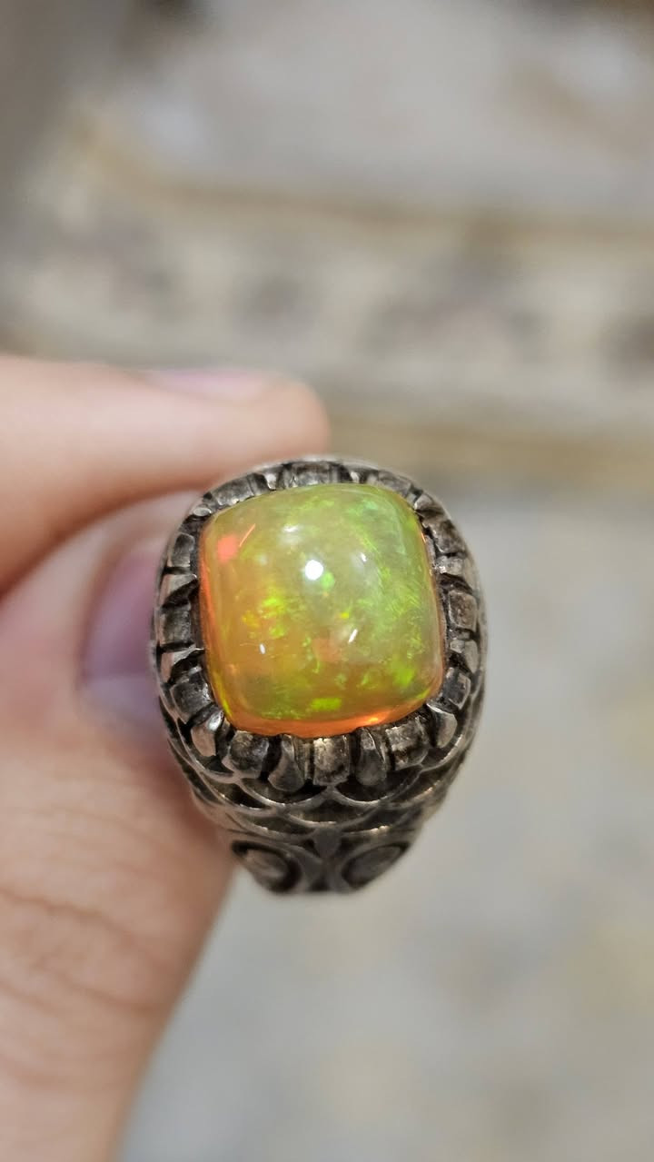 اوبال مميز وغير عادي مع صياغة فاخرة وثقيلة لا يباع إلا بسعر يستحقه واقتناء شخصي


**إذا كنت صاحب هذا الإعلان وتريد حذفه لأي سبب، رجاءا أرسل رسالة إلى الدعم الفني**