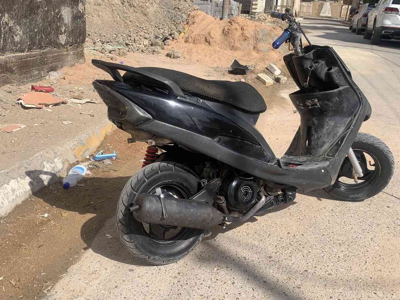 يدات رياضي
دبلات فول بلاديه 

بريك بل مكان 

سبايدر كاربون

كلها سوده الدراجه 

مكينه ناعمه فول 

صالنصه بلاديه كاتم

الكلج الأمامي خرز تعبانه فقط أو تريد تبدل كلج 

لن شلعه تعبانه فقط معدل

تاير خلفي جديد 

ضفيره جديده

كابريتر جديده 

دراجه نضيفه و معمره 

شوته جديده 

فلتر شوته جديد

صوندات جديده 

فاكيوم جديد 

دراجه كلش مرتبه 

كفر امامي شويه تعبان 

الخلفيات جدد سوادات مجولحات 

مكاني فلوجه سعرها ٢٢٥ قفل قفل قفل ***********
