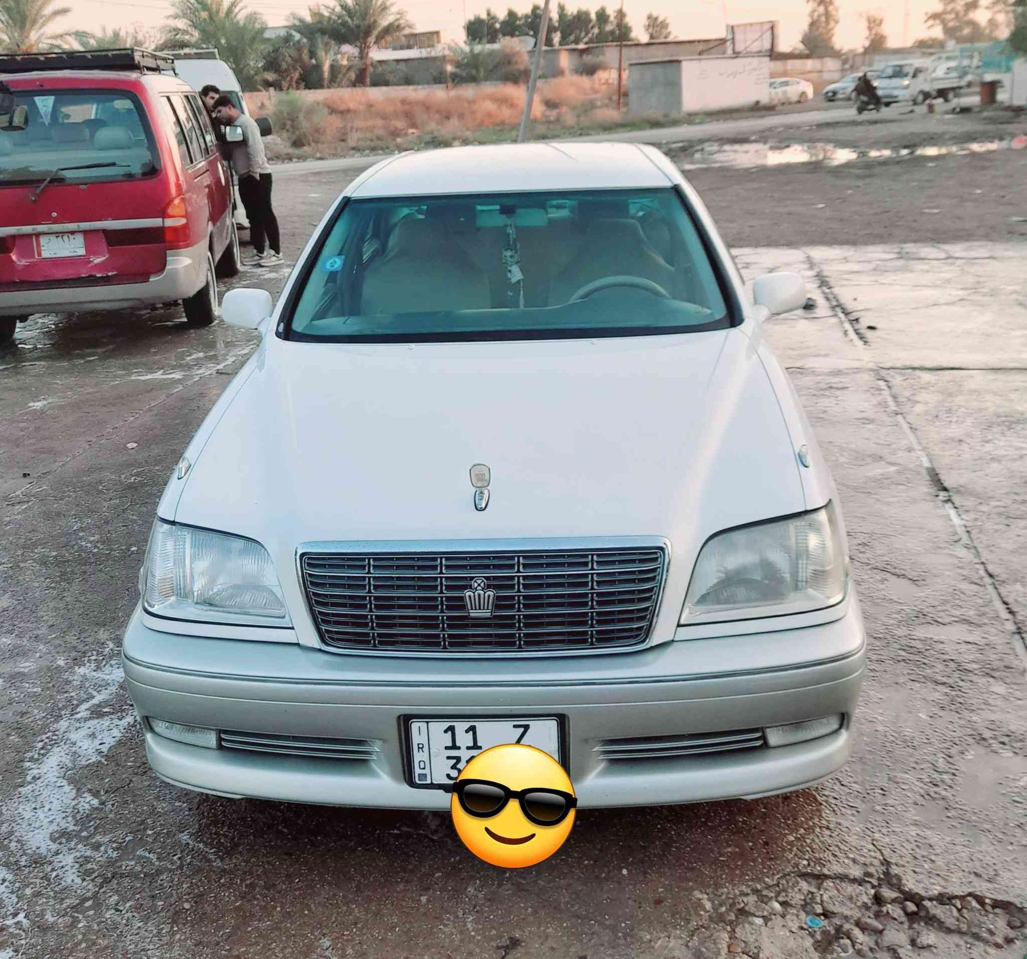 سلام عليكم سياره ملكه لبيع  مراوس رقم بغداد دولي سياره مكفولة اربع دكم  اصل بردة خلفية شاشة كرستال اصل تبريدقطعتين كشنات ربعة كهربائي ثلاجة ستيرن كهربائي مديل 2000 سنوية بسمي  سيارة جاهزة ححدادية  كير مكينة جديدة السعر 135وبيهة مجال مكاني بغداد رقم الهاتف ***********
