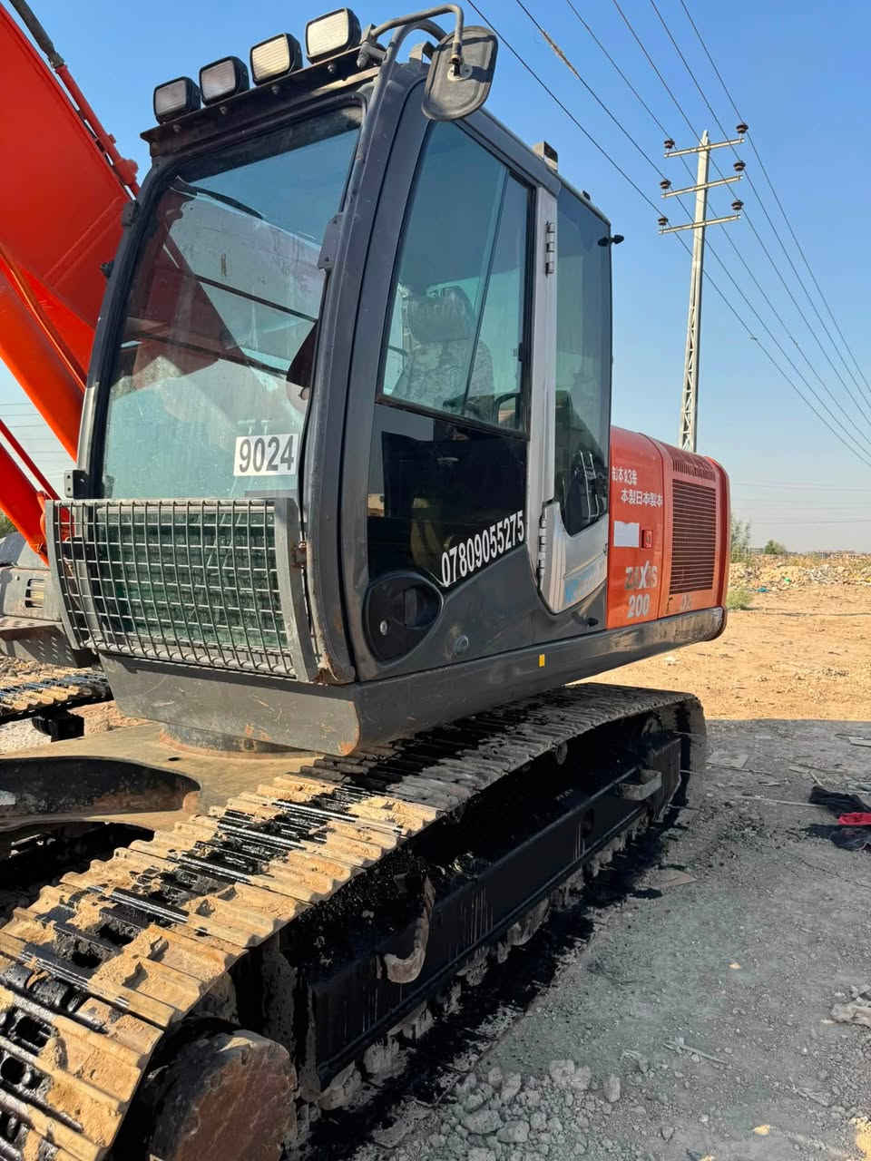 للبيع حفارة هيتاشي z3مأسسة جك نقار كفاله عامه ممفتوح برغي بيها جاهزه كل شي شغال تبريد كهربائيات حداديه مكانها ديوانية حي الفرات ***********
