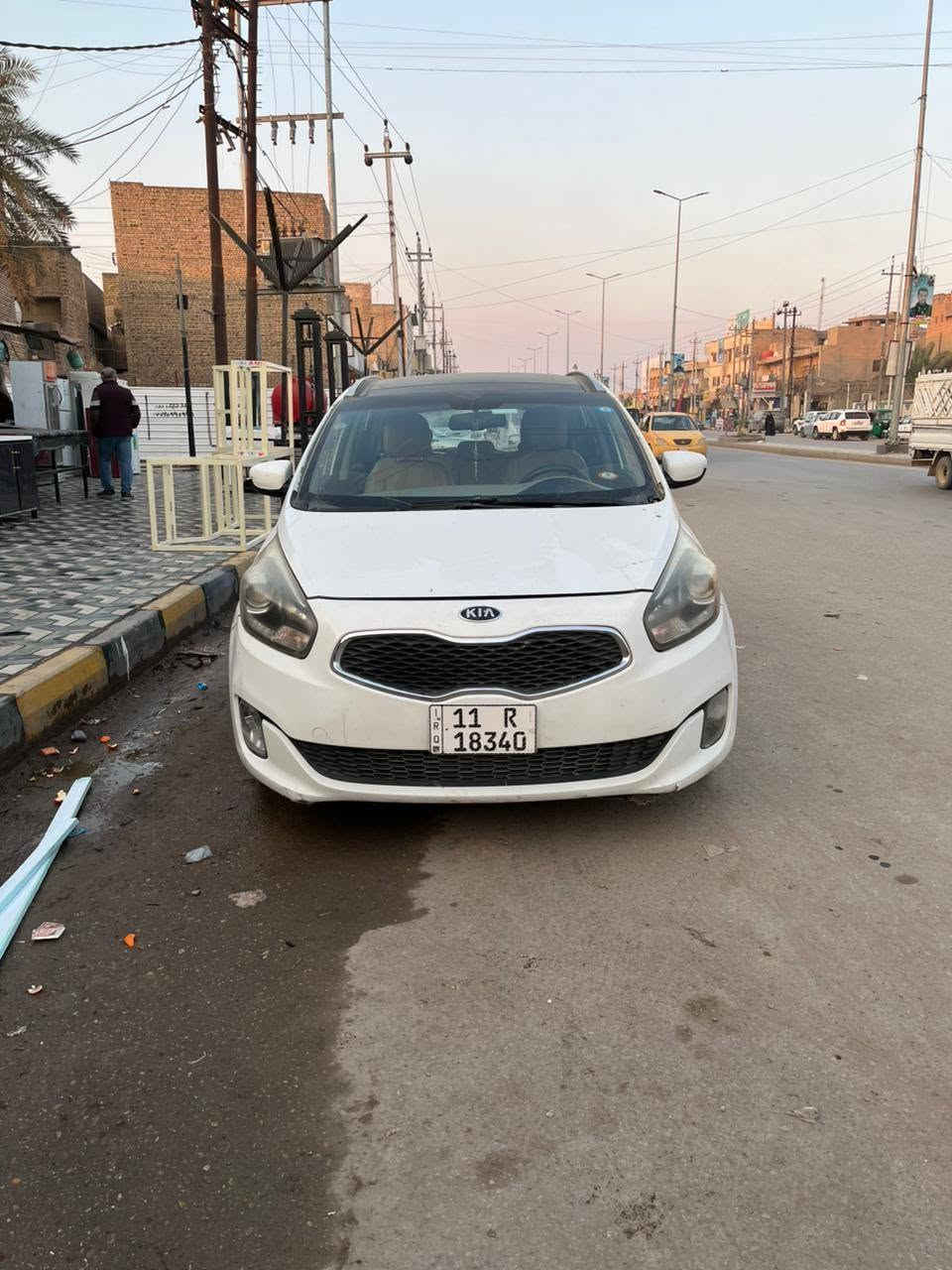 كيا كارنز ٢٠١٤ للبيع
رقم بغداد دولي بأسمي
بيها صبغ جاملغ خلفي بدون ضربه
مكينة جديده
السعر ١٢٥
للإستفسار الاتصال على الرقم
***********
