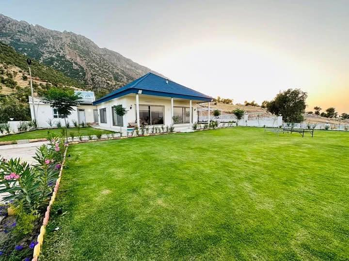 ‎🏘 مەزرەعە بۆ فرۆشتن 
‎لە شەقلاوە  - سپيگرە رووبەری ( 1250) مەتر  
‎پێكهاتووە لە  يەک ژووری نوستن و هۆڵ و مطبخ و ئاو و کارەبای خۆی هەيە شوێنێکی بەرز و خۆشی هەيە 
*********************** 
‎🏘 مزرعة للبيع في شقلاوه - سبيکرە مساحة (1250)م 
‎بيها 1 غرف نوم و صالة والمطبخ بيها ماء والكهربا
*******************

‎💰 بۆنرخ و زانیاری زیاتر پەیوەندیمان پێوە بکەن:‏
☎️ : *********** WhatsApp + Viber + Call
 _____________________________________
‎ئەزموونێكی پڕ لەمتمانە:: ‎✅ #_عەقارات_باغی_ئاژگە

‎ئەگەر هەرموڵکێکت خانوو_دووکان _مەزرەعە هەیەـــ بینێرە بۆ پەیجەکەمان ئێمەش بڵاوی ئەکەینەوە بە باشترین و جوانترین شێواز ریکلام بۆ مزرعە و ڤیلا بی بەرامبەر
