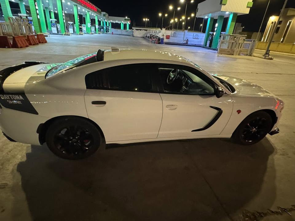 جارجر 22 sxt فور ويل صور الحادث مرفقه رقم صاحب السياره ***********
