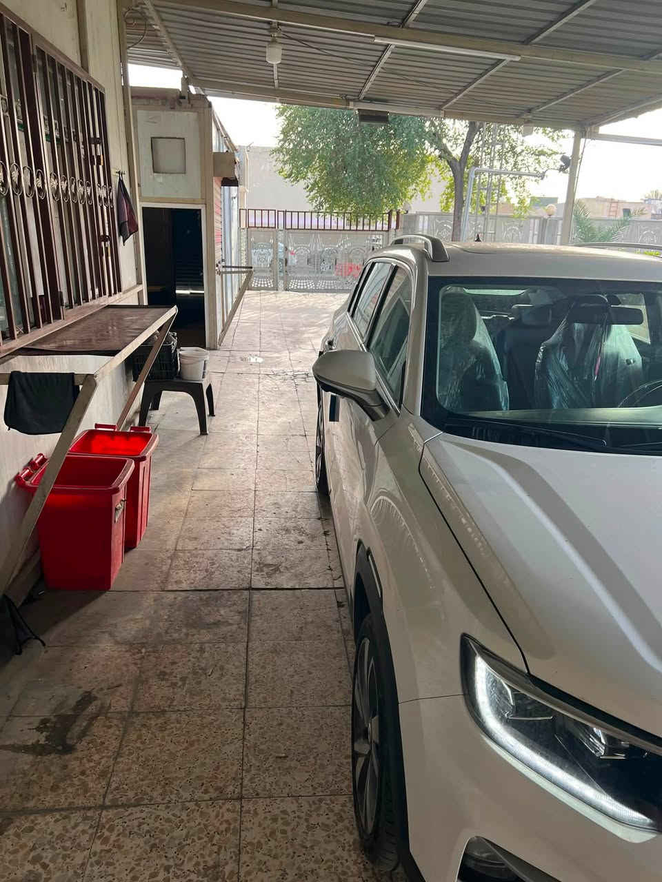 cs35 plus للبيع شانجان
رقم بغداد حرة تحويل مباشر الرقم الجديد
ضمان شركة البخيت موديل ٢٠٢٣
السياره ماشية تقريبا ٤٣ الف كيلو متر
المواصفات
محرك ١٤٠٠ تيربو
وضعية قيادة رياضية
مثبت سرعة ( كروز كونترول)
ABS مكابح
بصمة وتشغيل عن بعد
نظام للمساعدة اثناء النزول على منحدر HDS
قفل السيارة يفتح اوتوماتيكيا عند الاصطدام
حساسات خلفية عدد 3
نظام لتتبع ضعط الهواء في الاطارات تشغيل عن بعد
قفل مركزي + مفتاح ذكي + تحكم بالمقود فتحات خلفية للتبريد
LCD 7 inch شاشة العدادات
مرايا جانبيه قلابه وتعدل كهربائيآ ومدفئة
بانوراما
كاميرا خلفية 360 درجة
تحذير وتوقف تلقائي عند وجود سيارة مع توقف ذاتي قبل الاسطدام
اضواء اماميه واضواء خلفيه LED
كشنات جلد طبيعي
السعر ١٢٥ ورقه وبي مجال
مكان السيارة / بغداد***********
