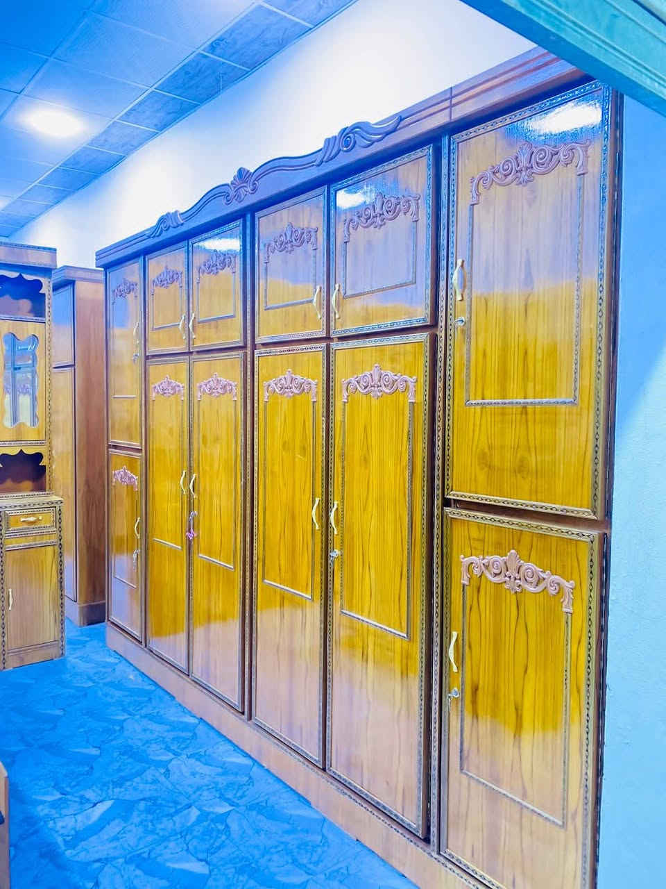سلام عليكم  للبيع غرفه هودج اربعينيه قطعتين فصال حطاطه مستخدم شهرين.جديده
 عنوان الرمانه السعر مليون 200 وبيه مجال للاستفسار *********** واتساب
