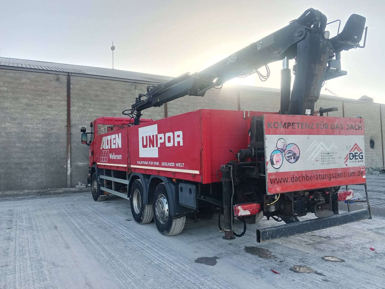 للبيع سيارا سكانيا مؤديل 2016 حجم سيارا 410 بيلادى كرئن حجم كرئن 144 ميتة ***********  ***********
