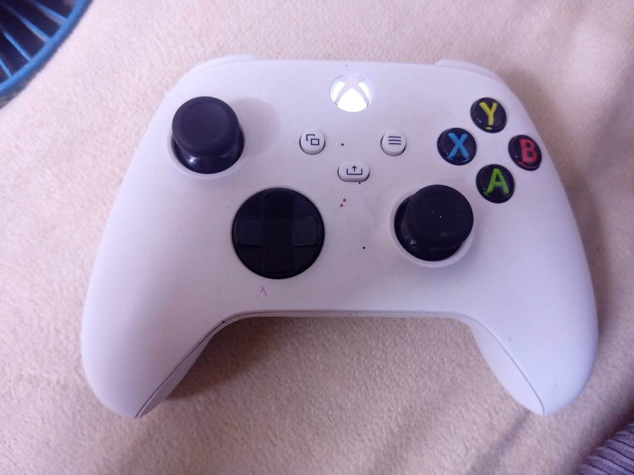 السلام عليكم Xbox ONE S
للبيع Xbox One S مع ملحقات كاملة 512GB
​الجهاز: نظيف جداً، مبدل هارد (شغال 100%).
​اليدات: عدد 2 (واحدة Series S الأصلية شغالة ونضيفة كلشي مابيها، والثانية ال ون تحتاج تصليح بسيط بالسهم الفوك).
​الملحقات: كيبورد كيمنك، ماوس كيمينج،ماوس باد، سماعة كيمنك محيطية، شاحن بطاريات Dobe مع بطاريات.
​واشتراك Game Pass Ultimate لمدة 3 أشهر 
والعاب بي
GTA V
NEED FOR SPEED 
BATTLEFIELD 4
Minecraft 
Prey
UNO
ONE LEAVES
UNRAVEL
سعر خاص تواصل واتساب او اتصل ***********
مكاني بغداد الزعفرانية
