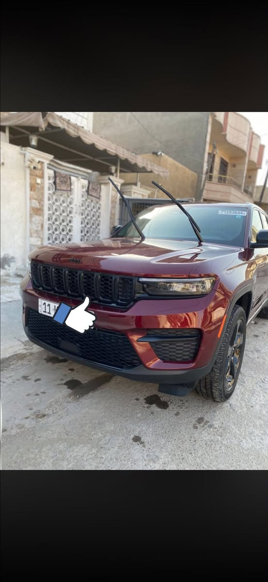 السلام عليكم شباب للبيع جيب بلاك توب 5 راكب
بدون حادث تجي سرقة القطع الخارجية سيارة كلها ليبل واحد 
موصفات الجيب البلاك توب معروفة لدات  خارجية كلوبات زنون فتحة سقف كشنات جلد ومخمل فور ويل شفتات ستيرن تحكم جهتين راداراة خلفية وامامية وجانبية كشنات تدفئة خلفية وامامية صندوق كهربائي اشارة ترحيب سيارة هواي بيها موصفات ومابيها كل نقص رقم بغداد. للاستفسار ***********بيع مستعجل العنوان بغداد / بغداد الجديدة
