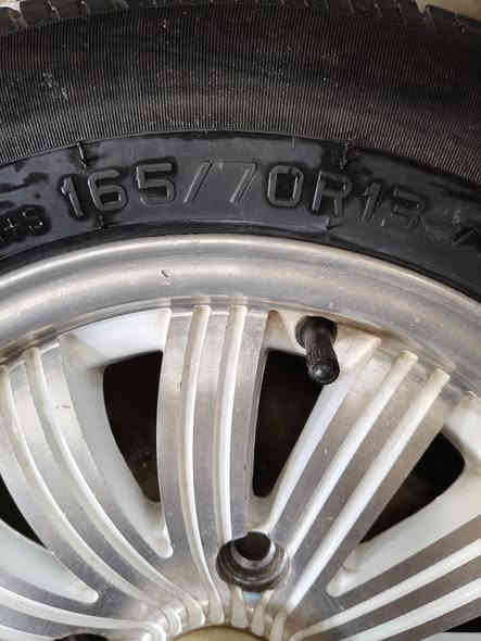 تواير حجم 13 السعر 60مكاني الموصل الاجانب الايمن حي رجم حديد الشراي يتصل ***********
