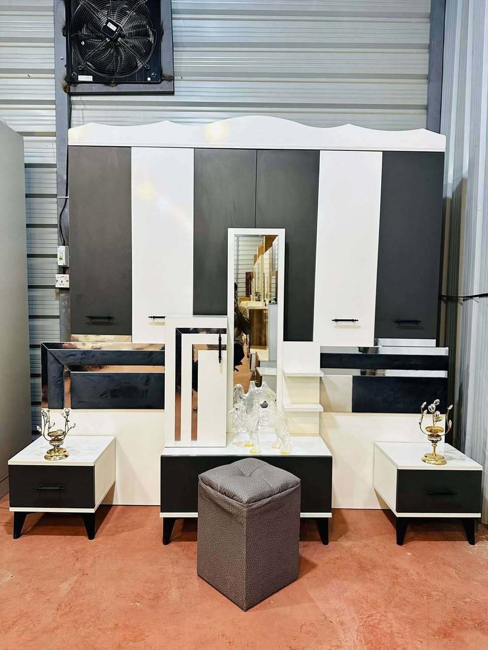 غرفه نوم تركي اخت جديد  💗نظافه 100ب100
#6قطع 💗ب500💗توصيل وشد مجاني بغداد 
#يوجد.انواع الغرف خاص


**إذا كنت صاحب هذا الإعلان وتريد حذفه لأي سبب، رجاءا أرسل رسالة إلى الدعم الفني**