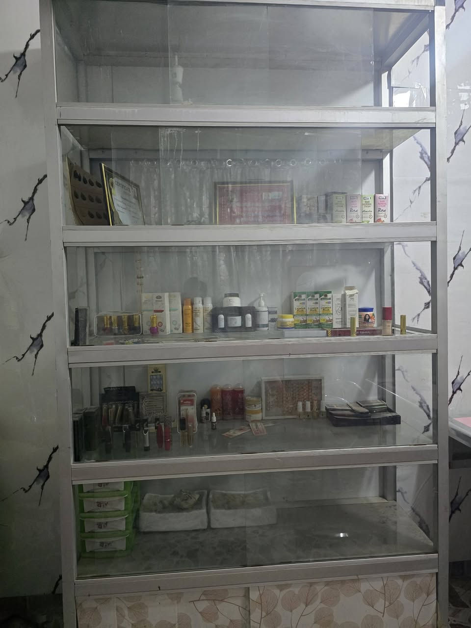 غراض صالون للبيع السعر خاص  رقم ***********
