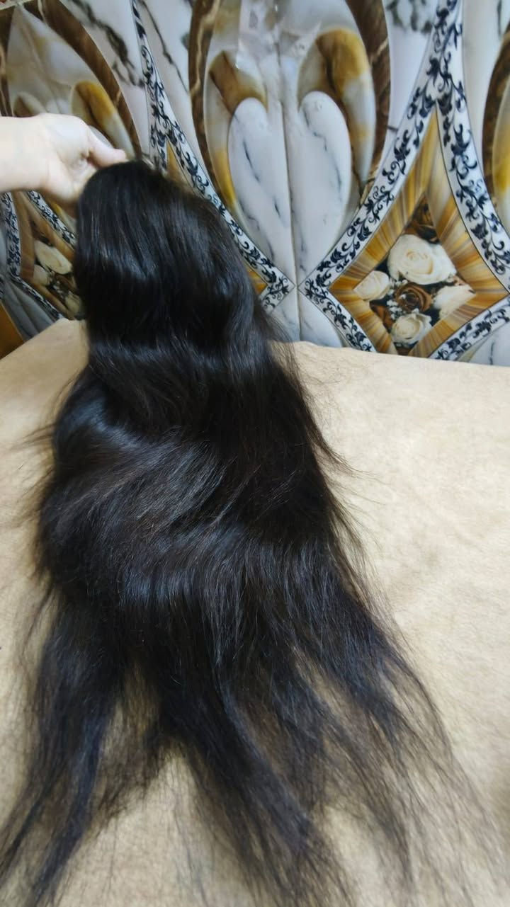 ✨ باروكة شعر طبيعي 100% 💯 للبيع ✨
💎 جودة عالية وشعر ناعم جداً
💁‍♀️ سهلة الاستخدام ومريحة
✔️ تنغسل
✔️ تنكوي
✔️ تنصبغ
✔️ تنسشور وتتمشط بكل سهولة
🌟 مثالية لإطلالة يومية أو مناسبات
📍 التوصيل متوفر لكل العراق  المناطق
📩 للحجز والاستفسار راسلونا خاص
لا تفوتين الفرصة 🤍 خلي إطلالتك طبيعية وأنيقة


**إذا كنت صاحب هذا الإعلان وتريد حذفه لأي سبب، رجاءا أرسل رسالة إلى الدعم الفني**