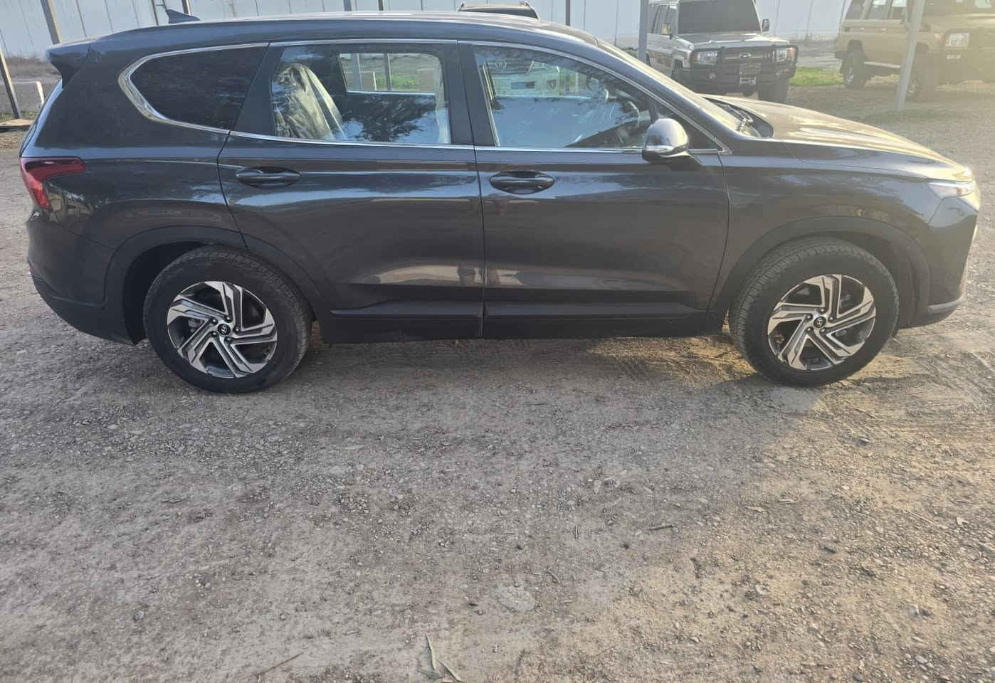 سنتافي 23 محرك 2500 تيربو وارد امريكي ماشية 55 الف قابل للزيادة المواصفات
1-تحكم ستيرن
2-رادار امامي خلفي جانبي
3-تحديد مسار
4-تنبيه خروج عن المسار
5-قيادة ذاتيه
6-كاميرا خلفية
7-شفتات سرعة 8 سرعات
8-كير دكم 
9-هاند بريك كهربائي 
Apple Carplay / Android Auto -10
11-اوتو هولد
12- مودات قيادة  نورمال / سمارت / سبورت

السعر 190 وبي مجال مكان السيارة نجف 
للتواصل ***********
