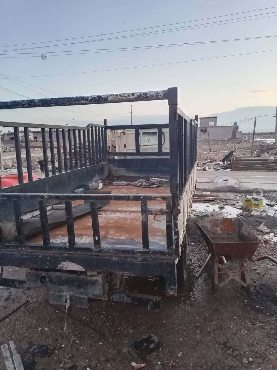 سلام عليكم سياره داينا ياباني لبيع سياره نظيفه مستعجل على بيتعه سعر 45وبيه مجال بسيط رقمه تئميم عنون بغداد ***********
