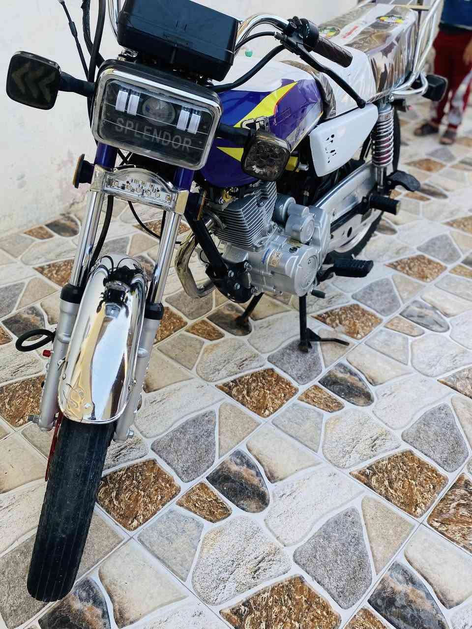 سلام عليكم دراجه سيفان كفاله من كلشي نضافه معنه الكلامه مالت بيت موديل (24) ***********/الشري يتصل ويدلل السعر 580 وبيه مجال
