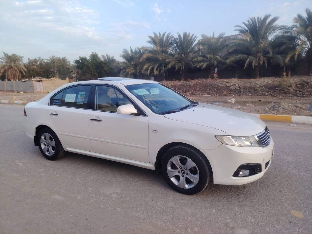 السلام عليكم كيا اوبتيما 2009ابيض صدفي مواصفات السياره فتحه محرك 2000تخم تاير حداديه توني كملته  مشط توني شاده صار يومين تبريد تدفئه كله جاهز مكفوله من التبديل الصندوك مفتوح معمرجوه الرقم ومصبوغ جوه الرقم فقط السياره احله من الصور تجي وتشوف بعينك
السعر 122
مكان السياره ناصريه سوق الشيوخ  ***********
