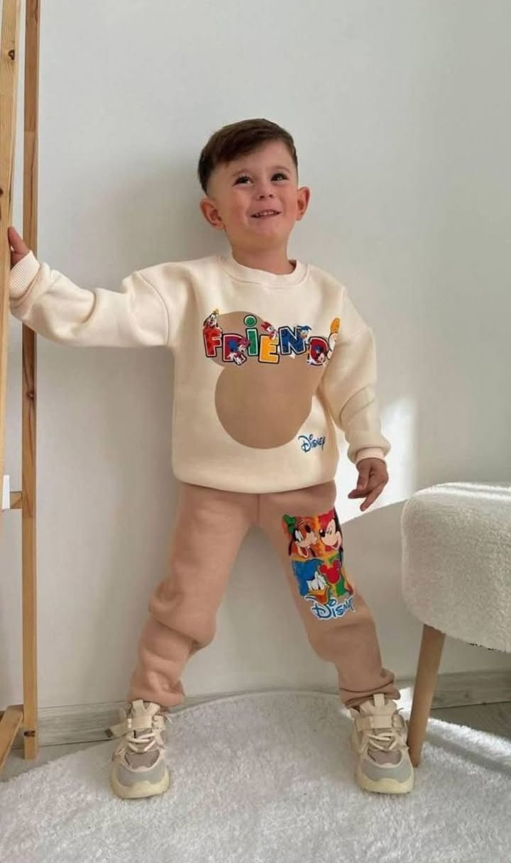 اتراكات سوتات ولادي خامه درجه والئ شرط فحص خامه
قياس داخل صوره
للحجز والاستفسار مرسلة الصفحه
او اتصال على رقم وتساب ***********
توصيل بسمايه الف بغداد جميع المحافظات ٥ الف
