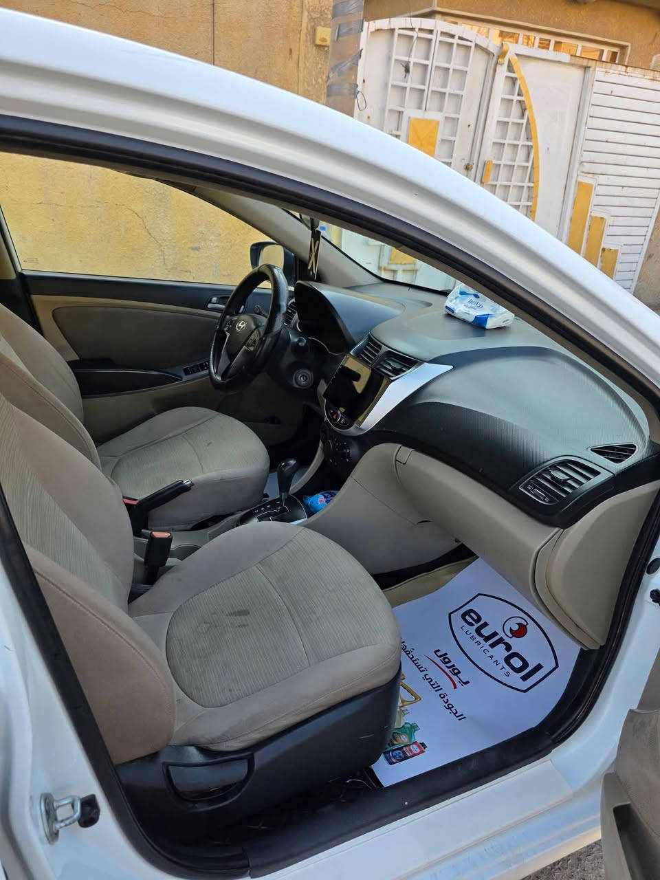 السلام عليكم
للبيع اكسنت خليجي موديل 2017 رقم بغداد بأسمي سنوية جديدة مكفولة من الصبغ والتبديل محرك 1600 مواصفات فتحة + تحكم ستيرن + ويل كب + شاشة ماشية 124 مكاني بغداد الكرخ للأستفسار الاتصال على الرقم ***********
