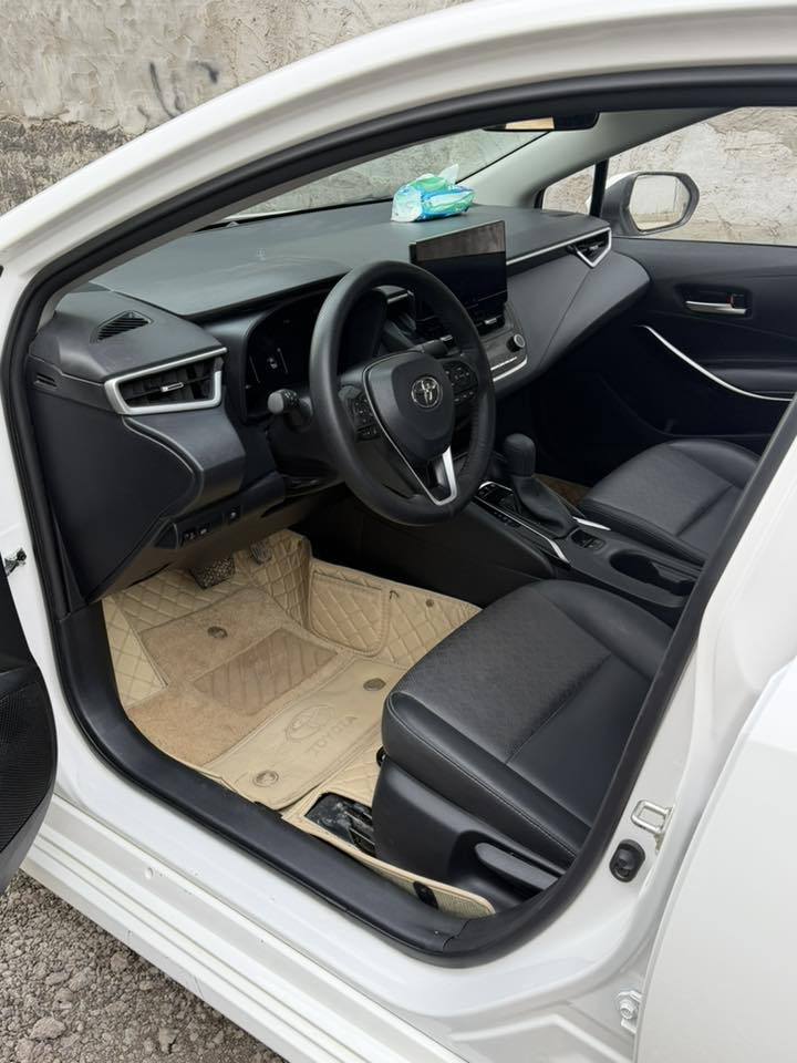 السلام عليكم للبيع كورلا هايبرد موديل ٢٠٢٥ سياره جديده ومكفوله عدا ملاحظه بسيطه بالدور الخلفي مو ضحه بالصوره السياره ماشيه ١٢ الف مكانه بابل حي الصحه السعر ١٥٨ وبيه مجال بسيط للاتصال ***********
