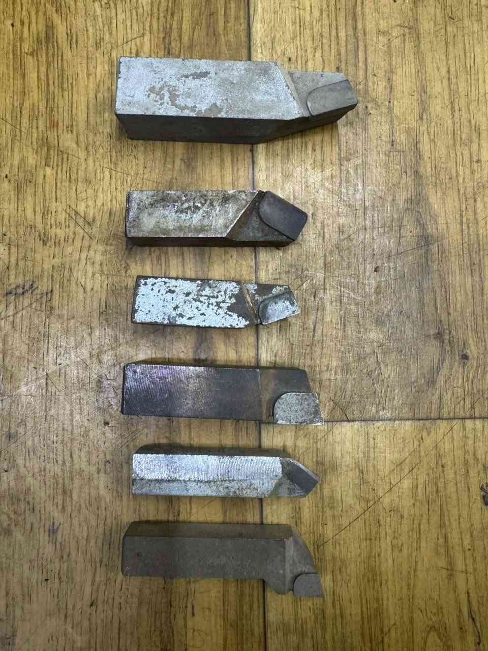 أقلام جيكي قياسات ١٦ ×١٦ و    ٢٠×٢٠ 
طول ٨٠ ملم و ٧٥ ملم كمية . السعر ٢٠٠٠ الفين دينار 
محل ابو فيان . باب الشيخ  
*********** -- ***********  جملة فقط
