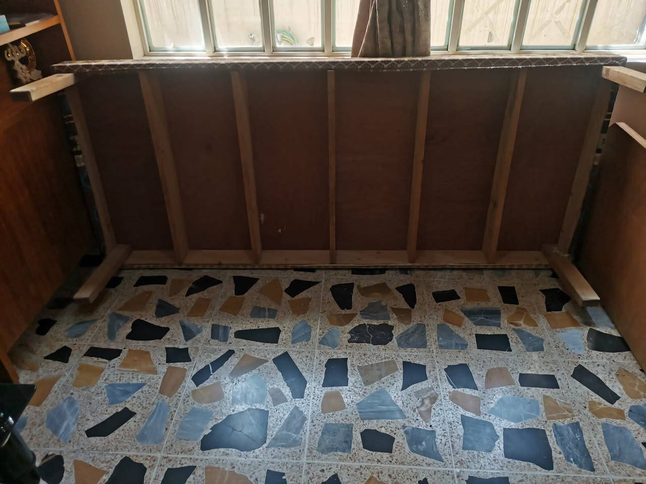السلام عليكم عندي ميز ابلازما او تخت الو النفر  اثينهم جدد سعر التخت ٧٥الف


**إذا كنت صاحب هذا الإعلان وتريد حذفه لأي سبب، رجاءا أرسل رسالة إلى الدعم الفني**