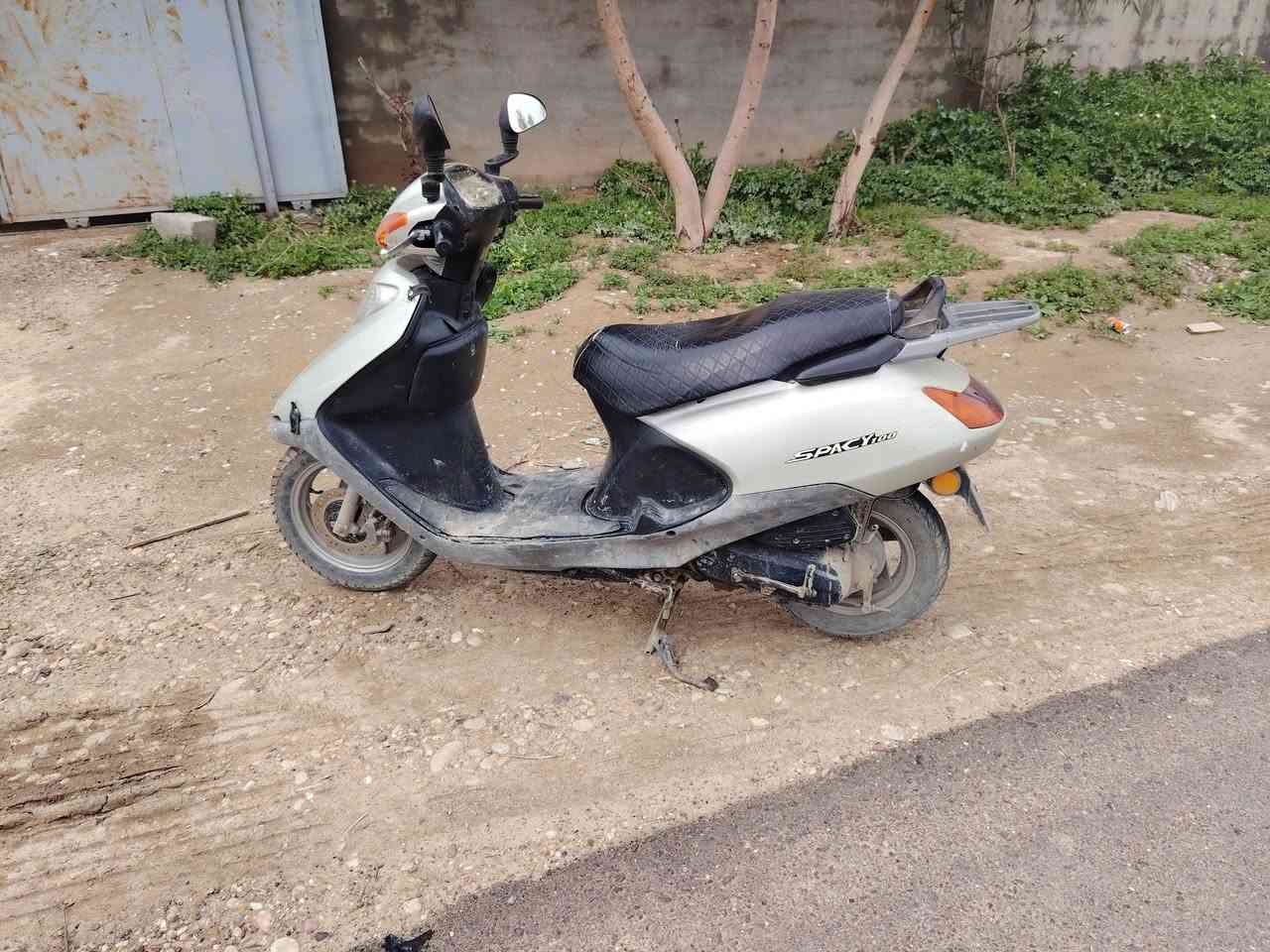 سبيسي كوري مكينة ناعمة كلش 
كهربايات كلهة شغالة اشاير لايت عالي ناصي هورن
سلف هندر شغال 
دراجة حلوة كلش يرادلهة بس غسلة 
بيع او مراوس حسب القناعة 
375 مكاني كاطون الرحمة 
***********
