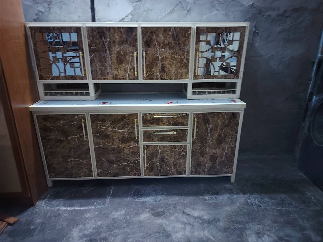 على بركة الله وصلت حاويه كاونترات الى معرض سنتر الطارميه  شغل الموصل درجه اولى مترين+مترين ونصف+3امتار +حجل سقف مرمر شغل عله ما تريد 

عنوانه قرب مدخل المشاهده مقابل معمل الطحيل 
اسعارنه تناسب الجميع والشغل درجه اولى

***********واتساب

***********
