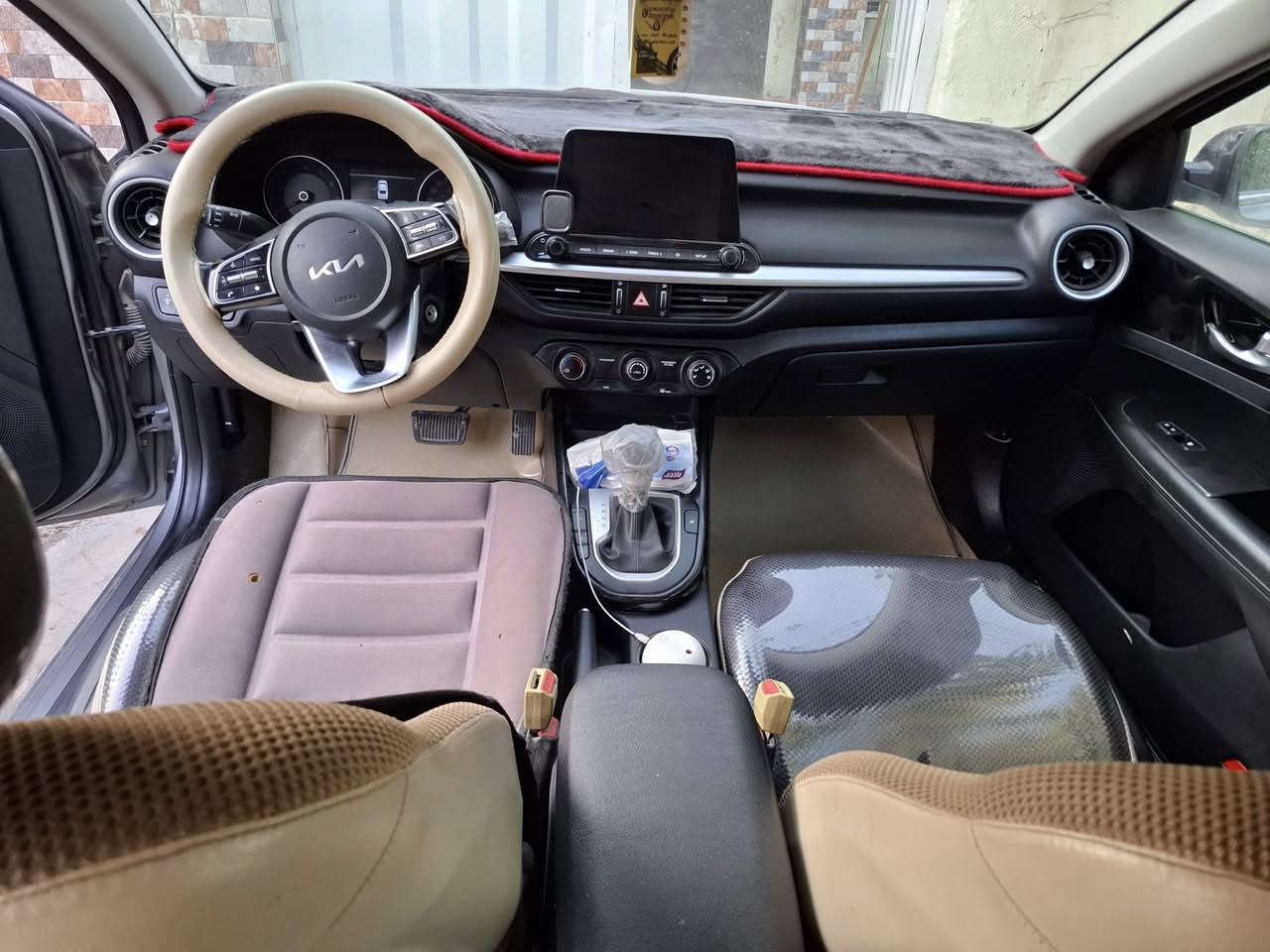 فورتي 2022 كندي 
تبديل باب خلف السايق وط
جاملغ مصلح هاي ضربته 
بجم كبس
مواصفاته خير من الله معروفه 
كير محرك جديد برغي مامفتوح بيه سياره جديده 
سعره ١٣٨ بيه مجال بسيط 
رقم انكليزي بابل بسمي شرط التحويل
***********
