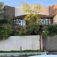 يقدم لكم مكتب العز للعقار 💙  بيت للبيع 🏠 مساحتة ٢٠٠متر واجهية ١٠ نزال ...
