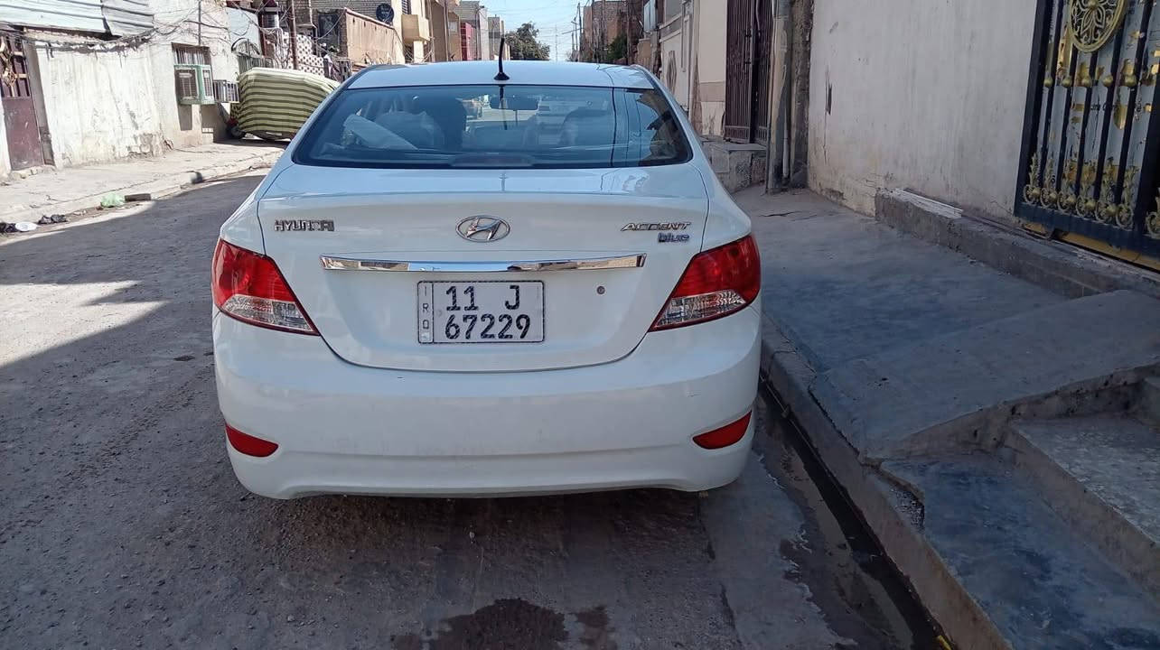 سلام عليكم اخوان للبيع اكسنت 2011 مكفوله كلش حلو سياره مكينه 1600 بسمي تحويل مباشر سعره 108 يعني شده و8 اوراق مكاني بغداد الشعله هاتف ***********
