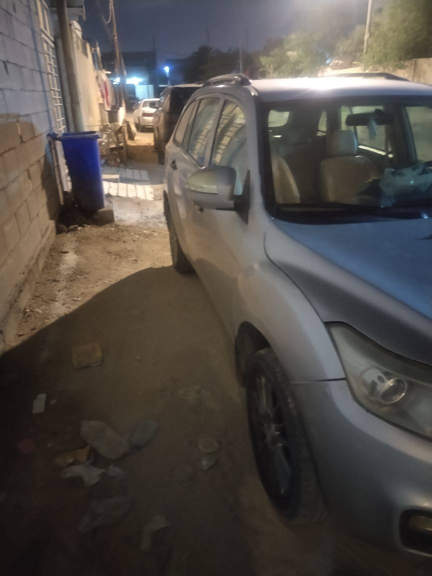 سلام عليكم 
ليفان اكس 60 موديل 2015
سنوية لغاية 2028
سيارة كير عادي تبريد شغال رقم بصرة وراعيها بصرة مصبوعة عام بسبب الجراد مابيها ضربة
سعر 55 وبيها مجال 
*********** البصرة, العراق
