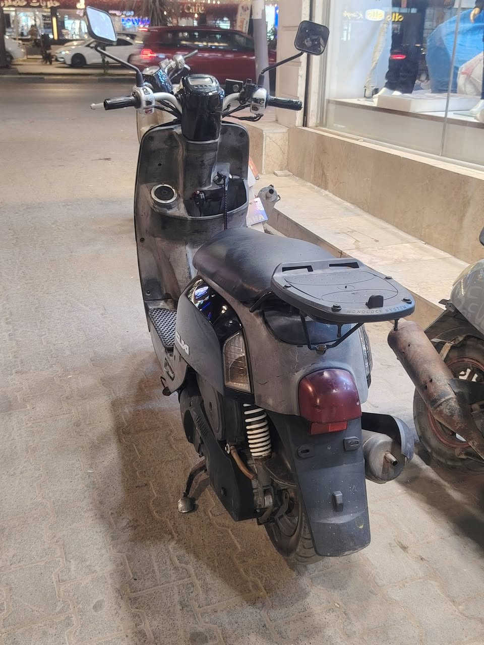 بوليس للبيع حاويه صاله شهرين بيع 850 بيه مجال
***********
