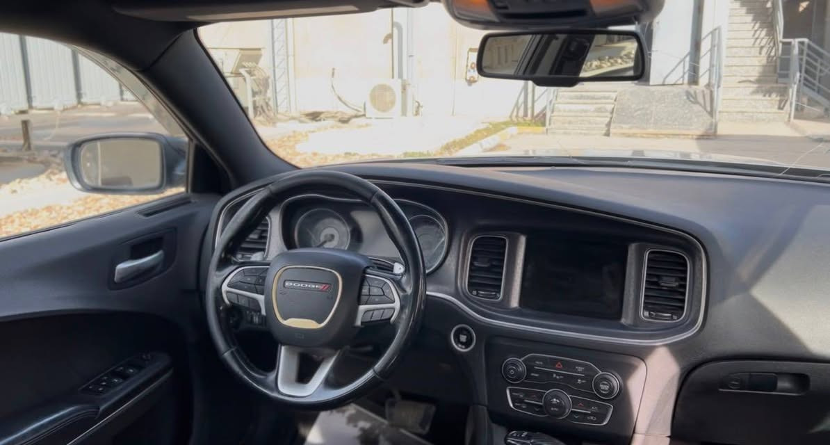 جارجر 2017
كلين تايتل بدون قطره صبغ
وراد كندي
مواصفات الكندي المعروفه 
الصدر جديد امامي خلفي
تايرات تخم جديد 
مكفوله كفاله عامه تحويل ثاني يوم 
مكان السيارة الدوره ( جمعيه خير ًالله)
لتواصل 
0777 204 3187
***********
