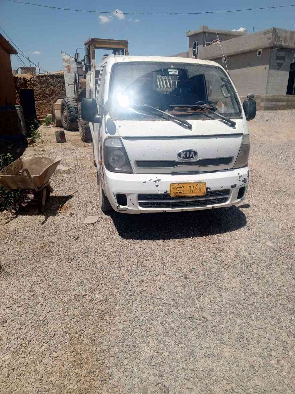 السلام عليكم 
يوجد سيارة كيا بنگو للبيع موديل 2007 محرك 3000 يبخر مسجل لون ابيض شوف العين يبرى الذمة  مكانها كركوك  ـ الحويجة ـــــــ الزاب.   للاتصال والاستفسار اكثر اتصل على الرقم التالي (***********)
