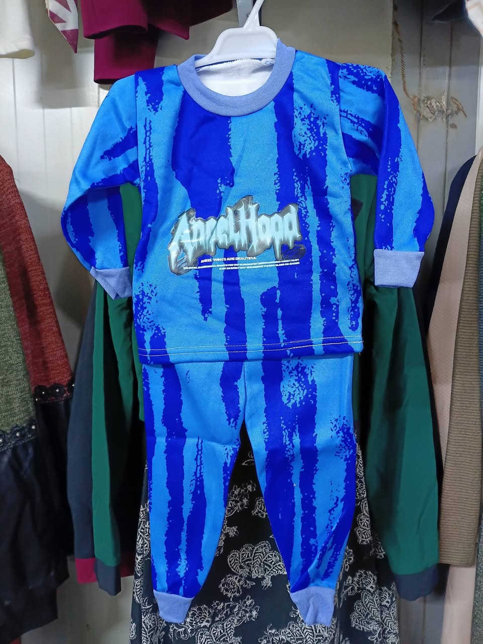 تراكات ولادي وبناتي واحجام من ٥٠ الى ٦٠ وبسعر ٣ الاف وكل قطعتين ب ٥ الاف عنوان مجمع عامرية الفلوجة


**إذا كنت صاحب هذا الإعلان وتريد حذفه لأي سبب، رجاءا أرسل رسالة إلى الدعم الفني**