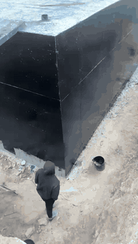 الحمدالله رب العالمين تم نص خزان ماء كونكريت لحد الحقول الدواجن سعه الخزان ٣٠٠ م *********** /***********
