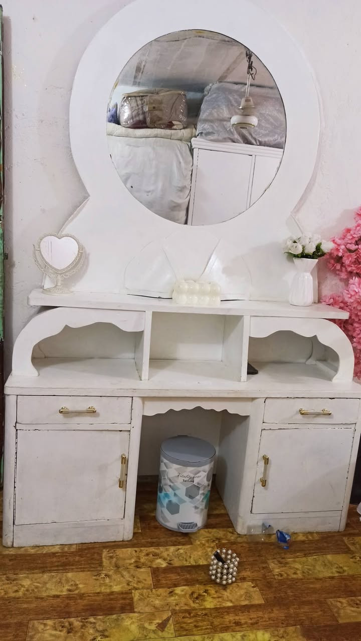 يا لله غرفه اخشاب للبيع كامله معه دوشك چربايه جديد وبوفيه زغيره ويه لغرفه وتلث فرشات مال چربايه  هم  وياهه معروضات بل صور  لسعر 400 الشد والنقل عل مشتري المكان الكوفه ورا مسلم ابن عقيل للاستفسار اكثر راسلونه عل خاص


**إذا كنت صاحب هذا الإعلان وتريد حذفه لأي سبب، رجاءا أرسل رسالة إلى الدعم الفني**