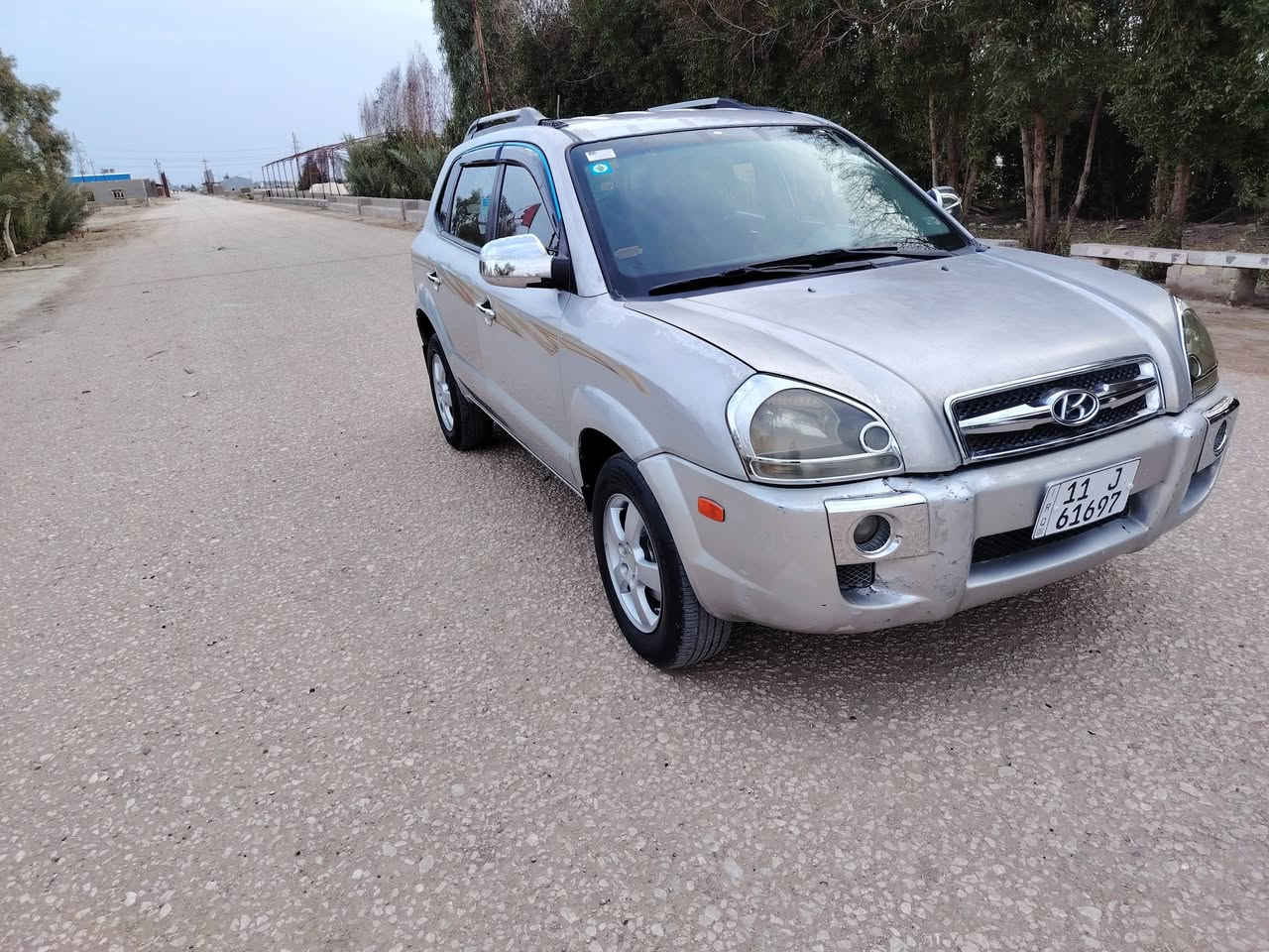 السلام عليكم توسان للبيع موديل ٢٠٠٧ محرك ٢٠٠٠ رقم بغداد بسامينه السنويه لل٣٠ وهزه جديده شرط التحويل السياره مكفولة من كص وضربه بيهه رشات صبغ ابيع حزام كير مكينه حداديه تخم تاير كهربائيات كلها شغاله السياره احله من الصور السياره جاهزه تدفئه تبريد مكاني بابل الشراي يتصل خاص ما اجاوب السعر ٨٨ رقم الهاتف ***********
